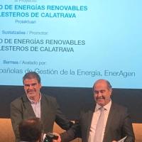 Entrega del premio al alcalde de Ballesteros de Calatrava